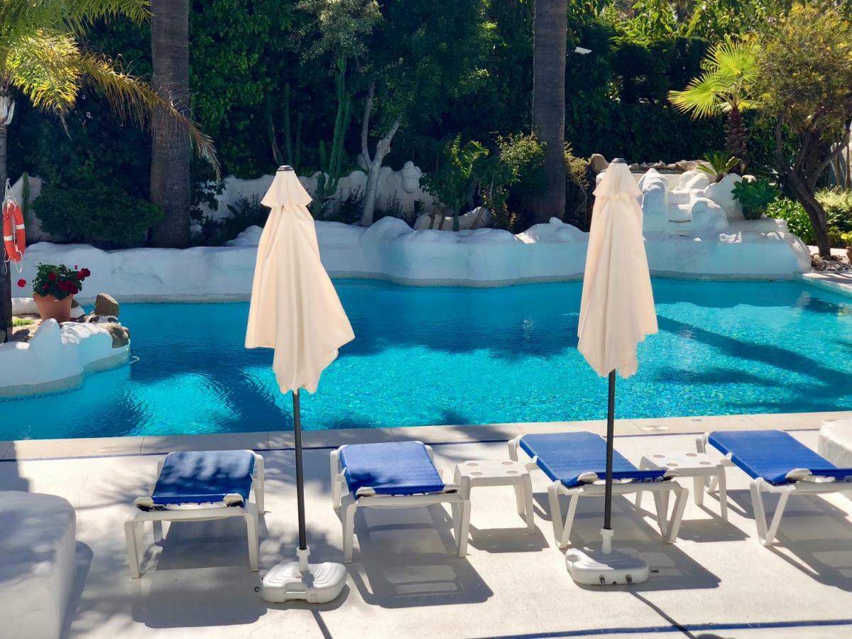Luxury Apartment In La Isla, Walking Distance To Puerto Banus Marbella Exterior photo