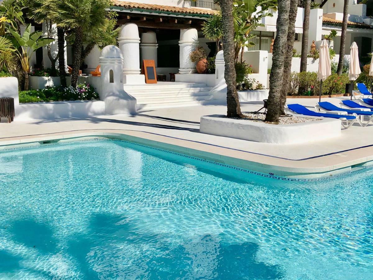 Luxury Apartment In La Isla, Walking Distance To Puerto Banus Marbella Exterior photo