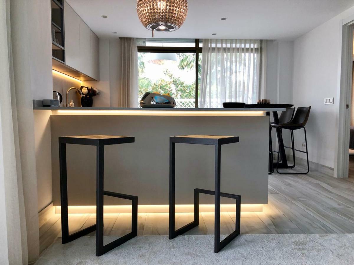 Luxury Apartment In La Isla, Walking Distance To Puerto Banus Marbella Exterior photo