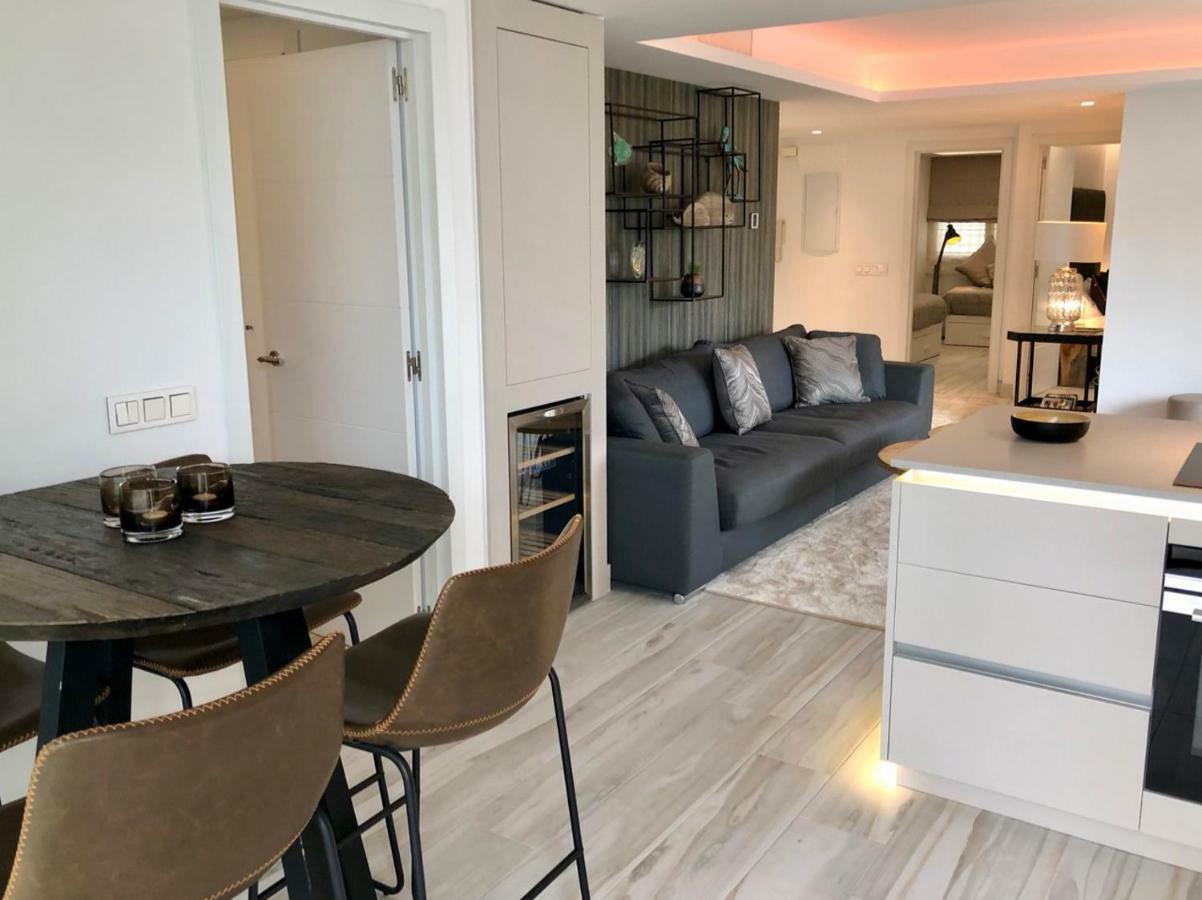 Luxury Apartment In La Isla, Walking Distance To Puerto Banus Marbella Exterior photo
