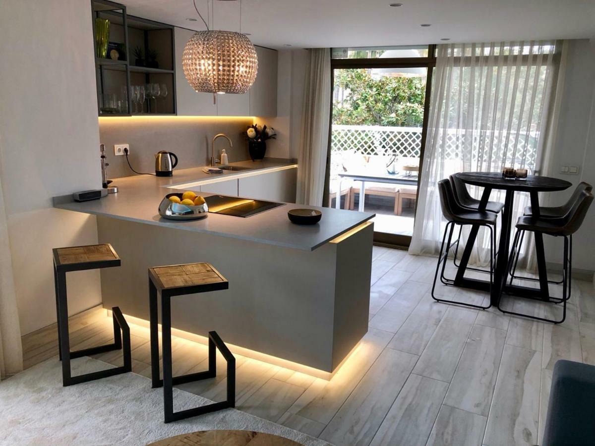 Luxury Apartment In La Isla, Walking Distance To Puerto Banus Marbella Exterior photo
