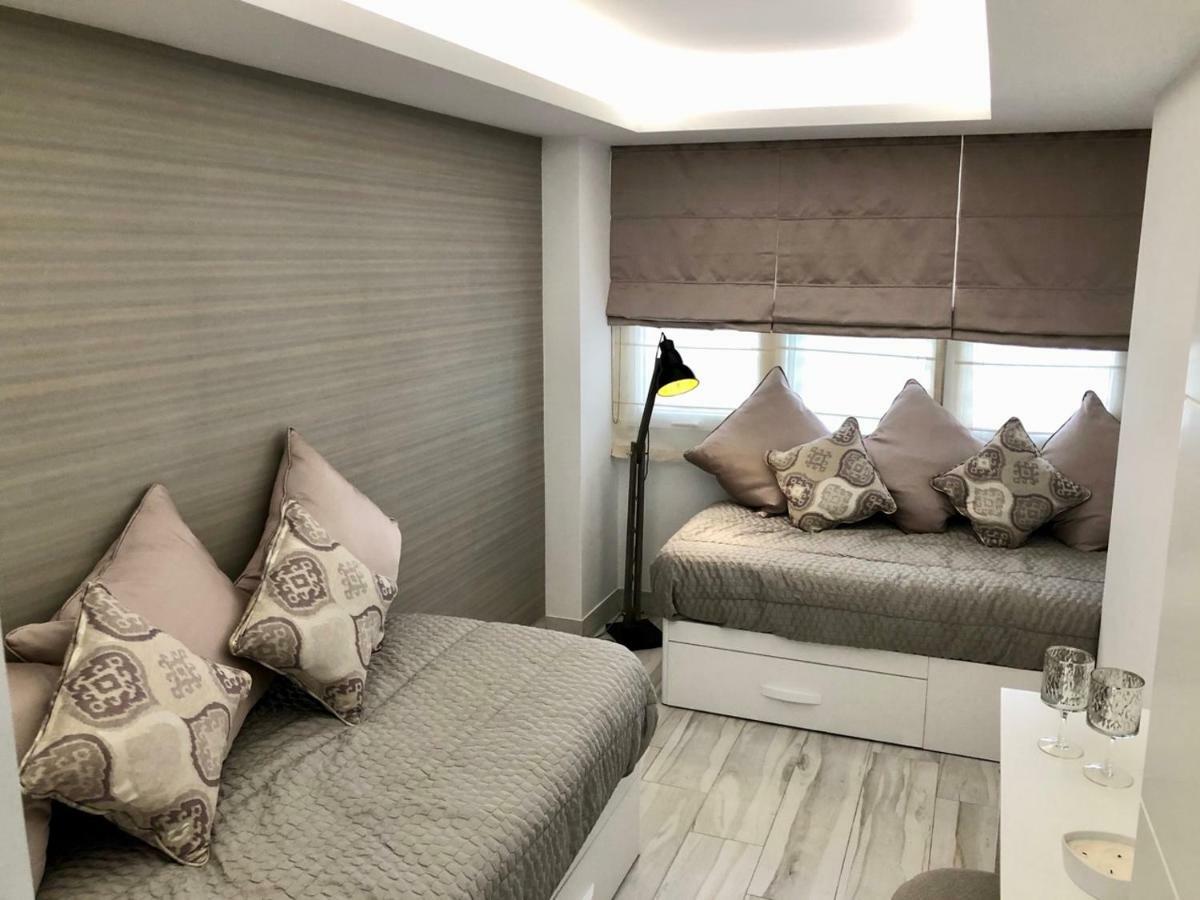 Luxury Apartment In La Isla, Walking Distance To Puerto Banus Marbella Exterior photo