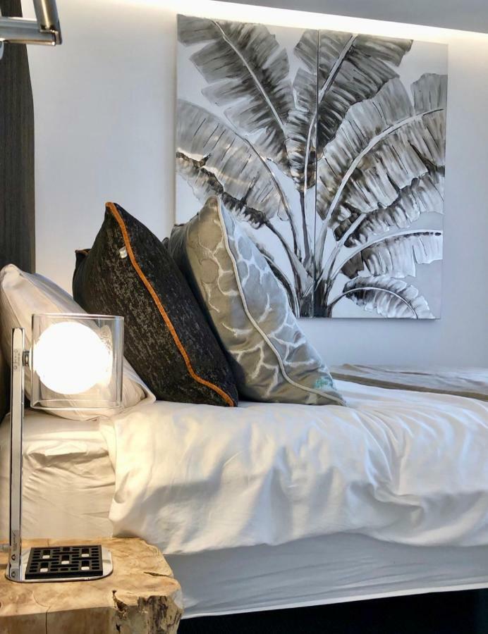 Luxury Apartment In La Isla, Walking Distance To Puerto Banus Marbella Exterior photo