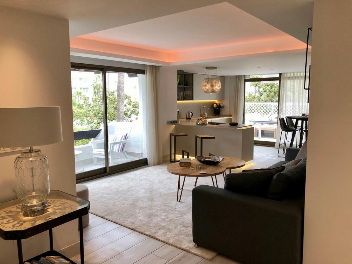 Luxury Apartment In La Isla, Walking Distance To Puerto Banus Marbella Exterior photo