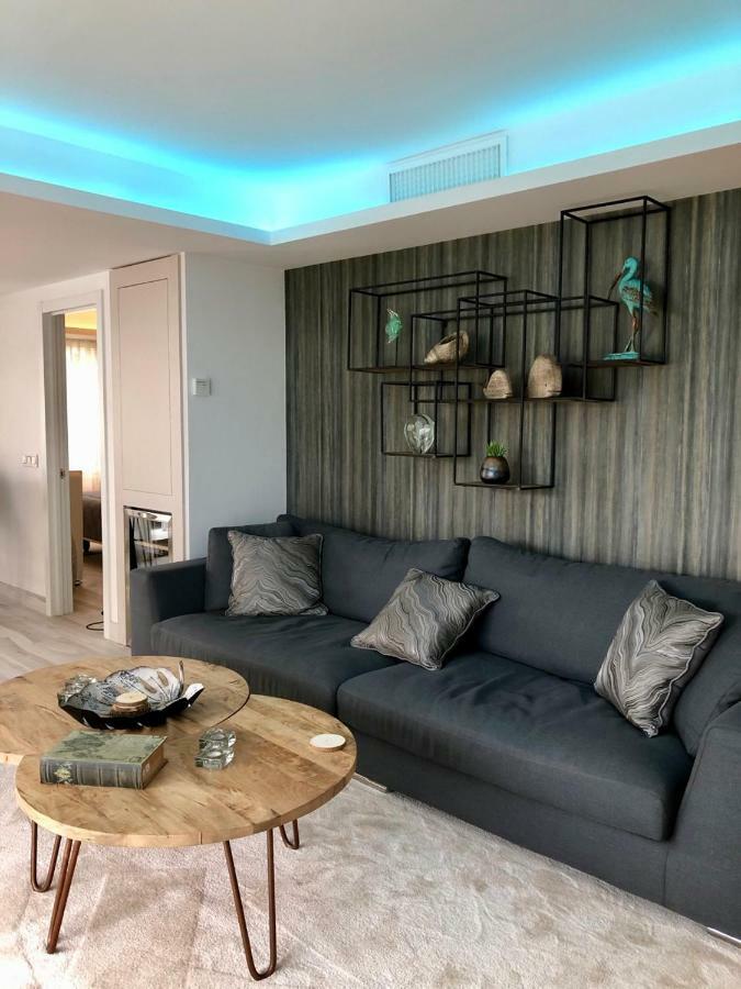 Luxury Apartment In La Isla, Walking Distance To Puerto Banus Marbella Exterior photo