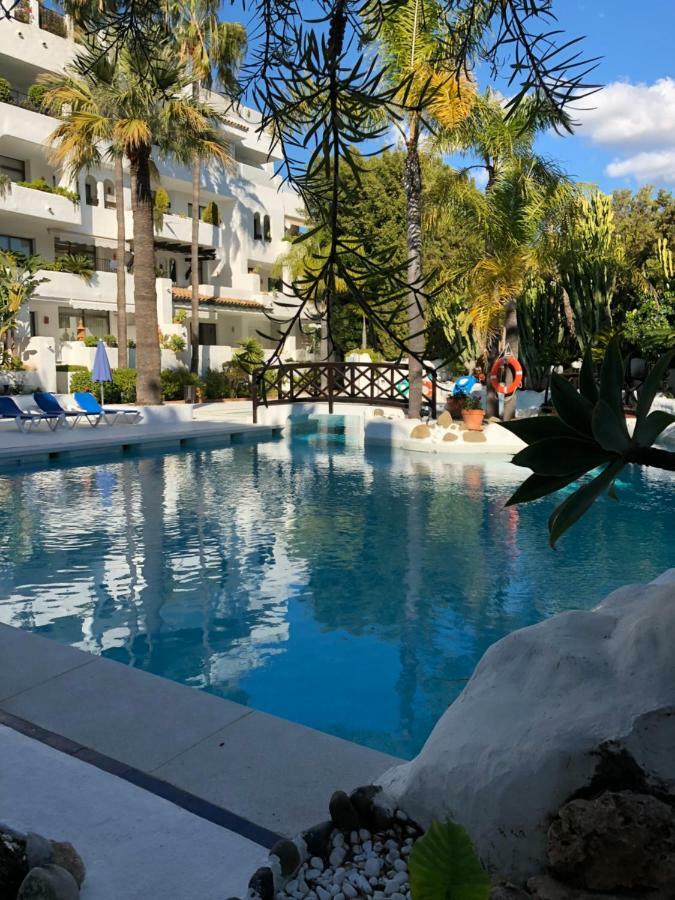 Luxury Apartment In La Isla, Walking Distance To Puerto Banus Marbella Exterior photo