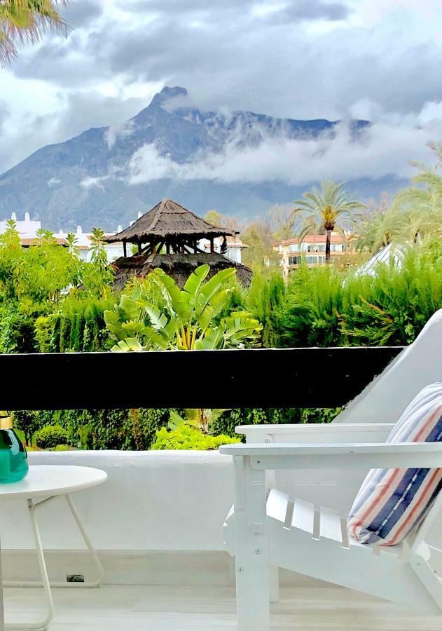 Luxury Apartment In La Isla, Walking Distance To Puerto Banus Marbella Exterior photo